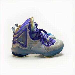 Nike LeBron 19 Boys Basketball Shoes Sneakers White DD0418-412 Size‎ 7Y Athletic